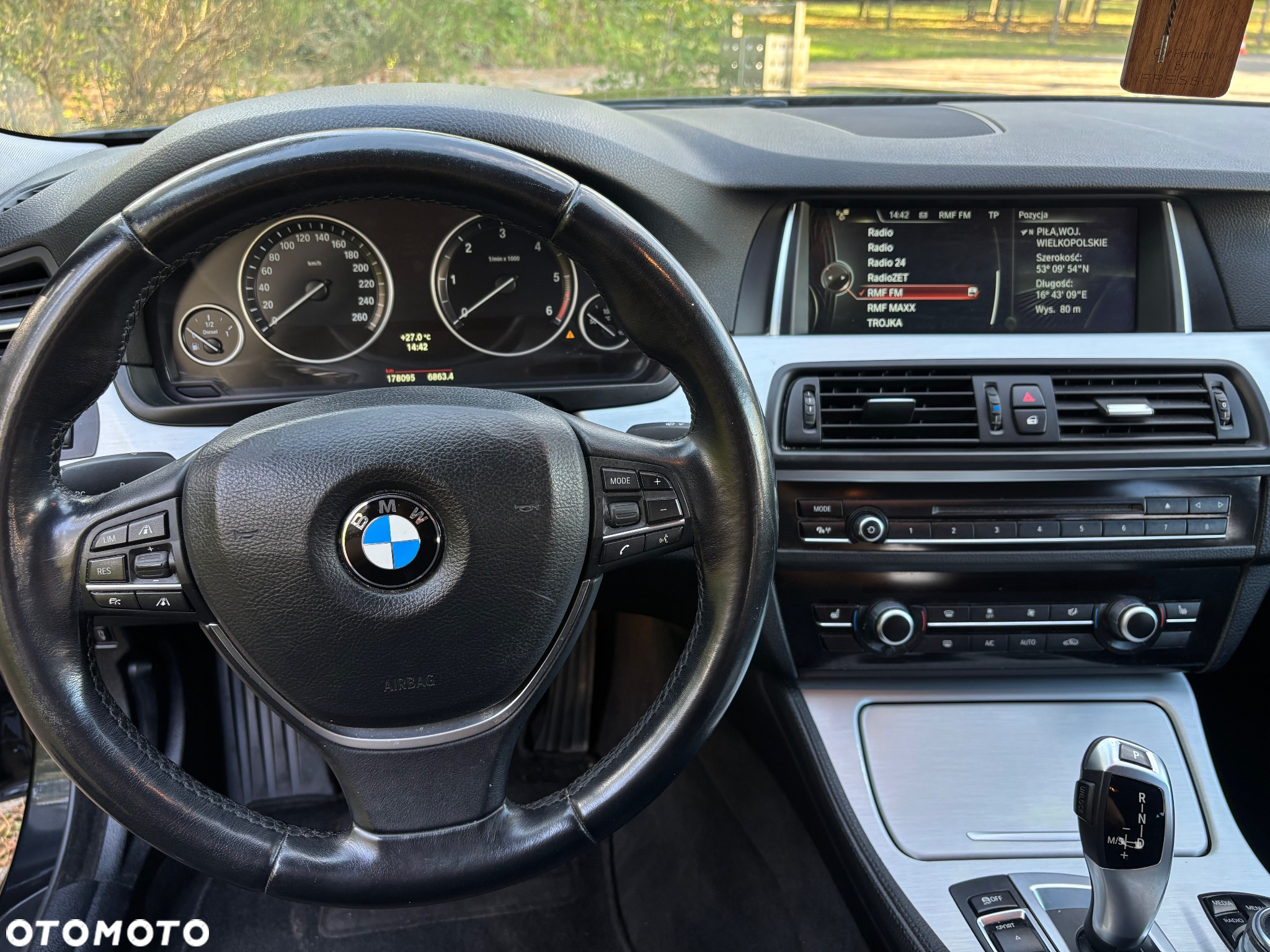 BMW Seria 5 525d xDrive - 12