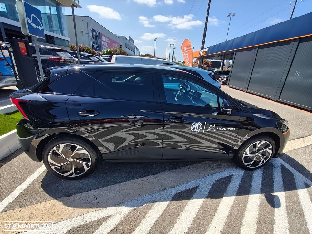 MG MG4 64 kWh Luxury - 5
