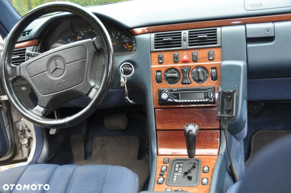 Mercedes-Benz Klasa E - 20