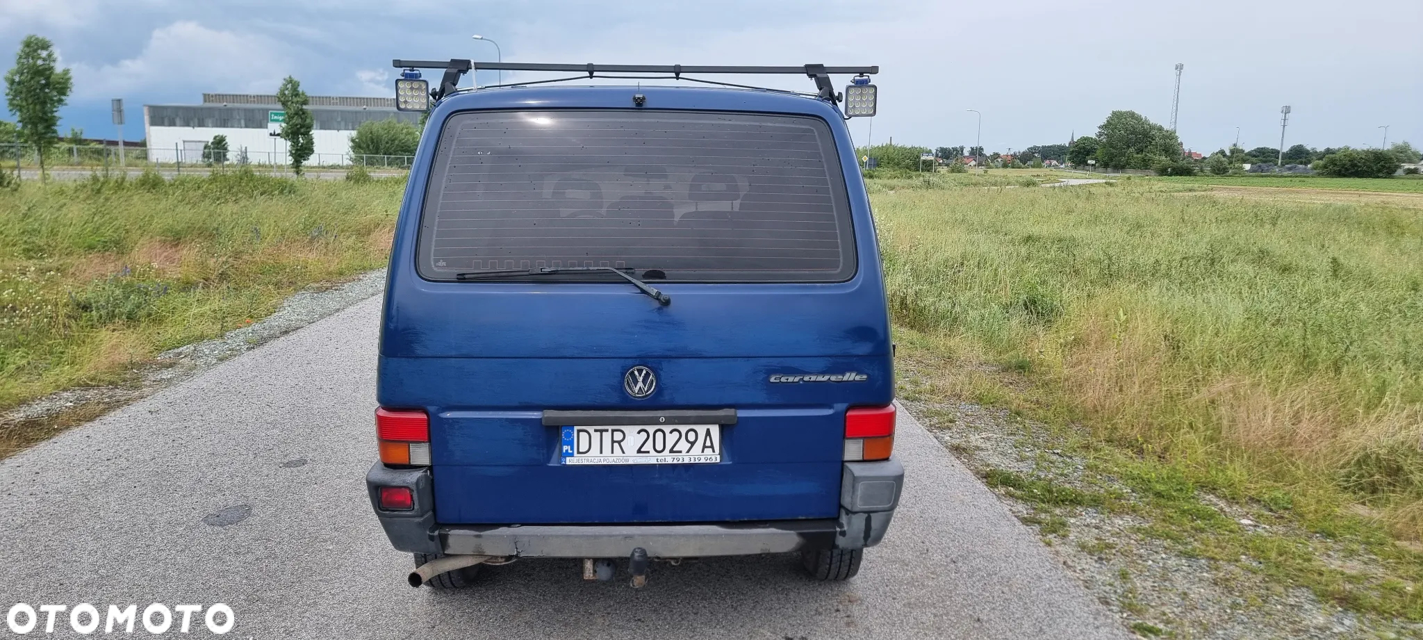 Volkswagen Caravelle - 11