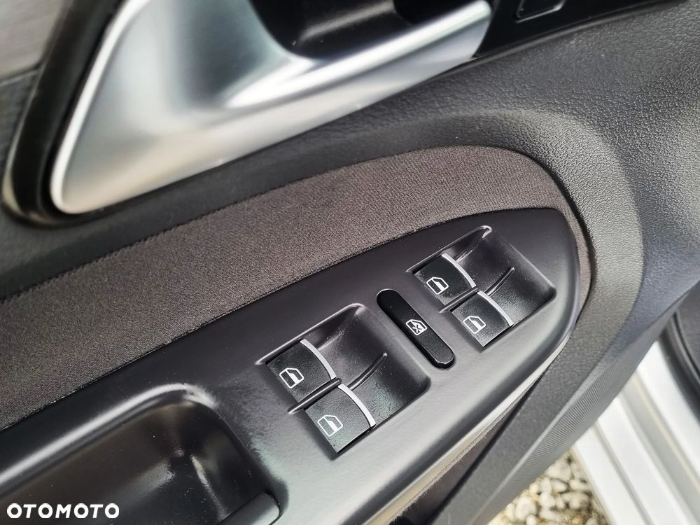 Volkswagen Touran 1.4 TSI Comfortline Perfectline - 21