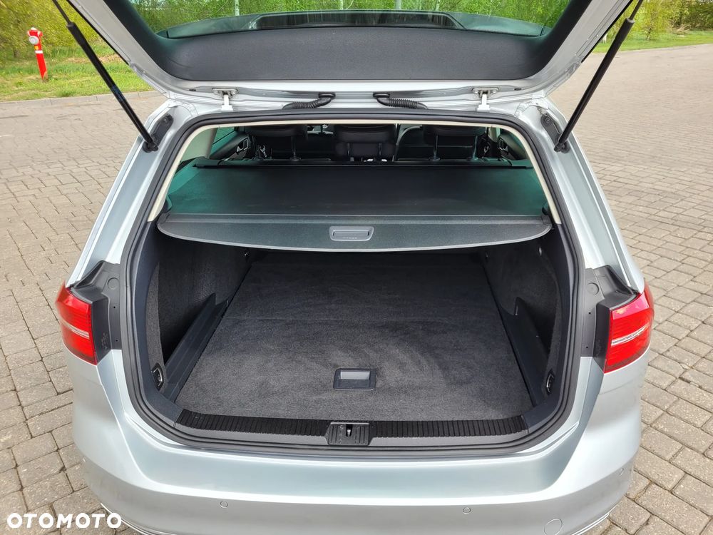 Volkswagen Passat 2.0 TDI (BlueMotion Technology) Highline - 37