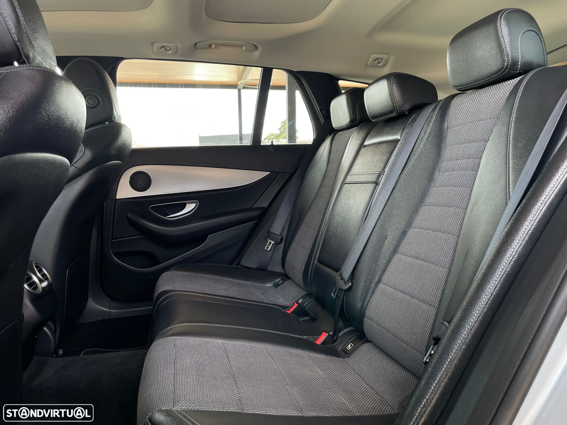 Mercedes-Benz E 300 de Avantgarde 4Matic - 13