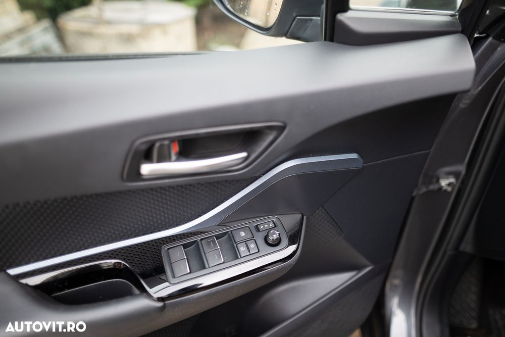 Toyota C-HR 2.0 HSD 184 CP 4x2 CVT C-ult Style - 32