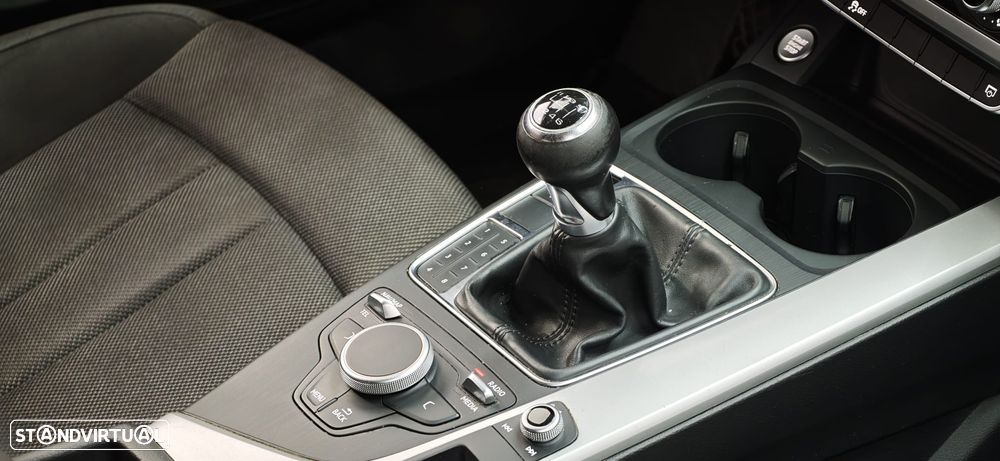 Audi A4 Avant 2.0 TDI S-line - 25