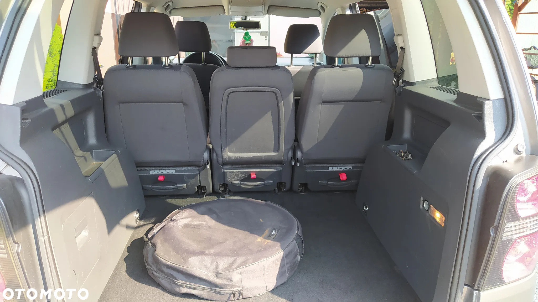 Volkswagen Touran 1.9 TDI Conceptline - 14
