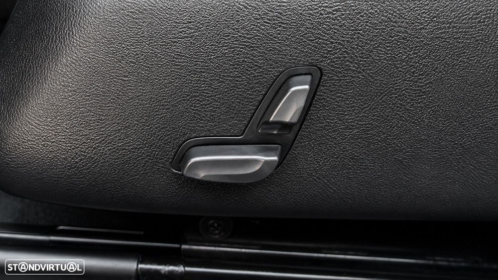 Mercedes-Benz E 200 BlueTEC Avantgarde Auto - 32