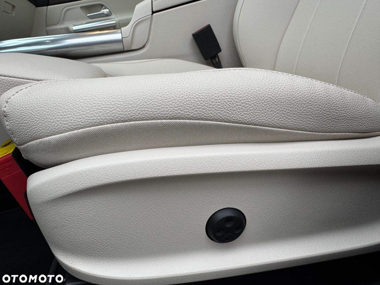Mercedes-Benz GLA - 19