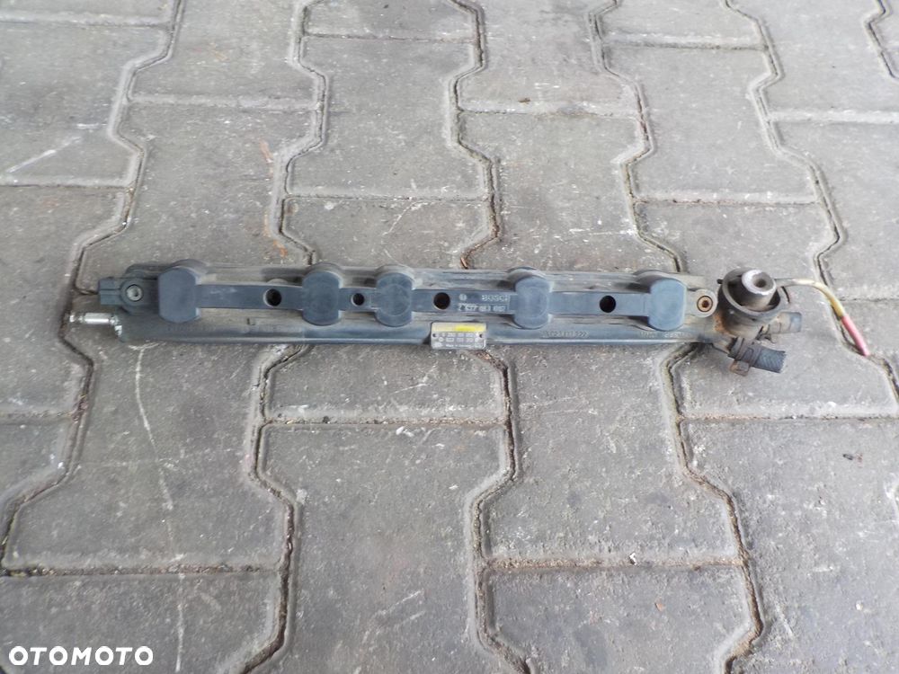 VW T4 2.5E BENZYNA LISTWA WTRYSKOWA WTRYSKI WTRYSKIWACZE - 1