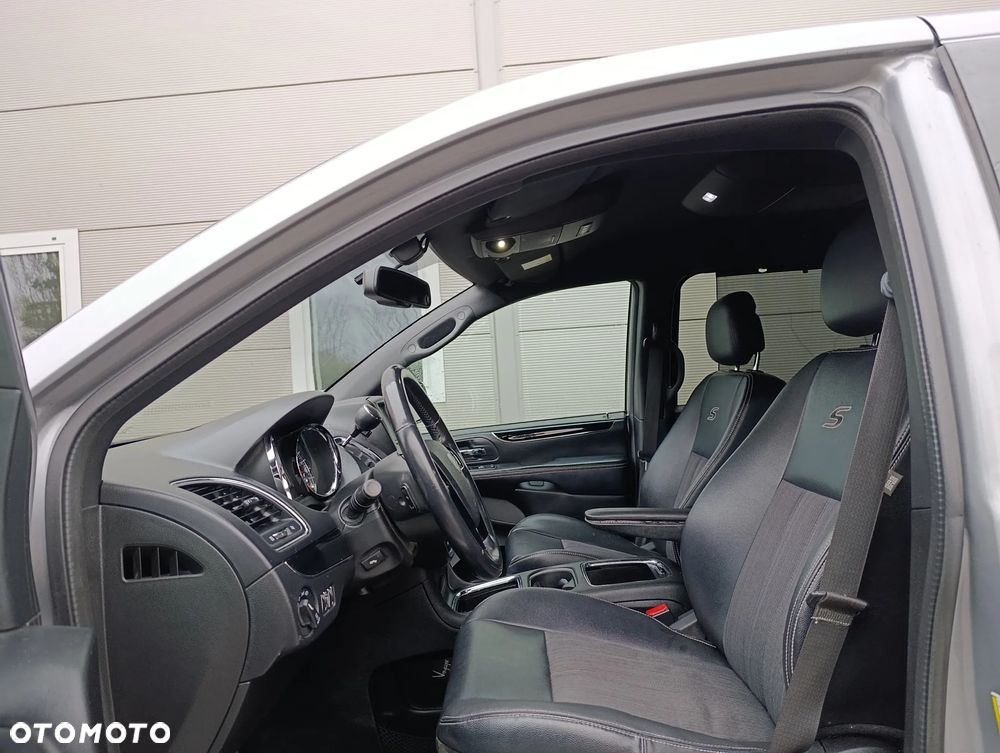 Lancia Voyager 2.8CRD S - 16