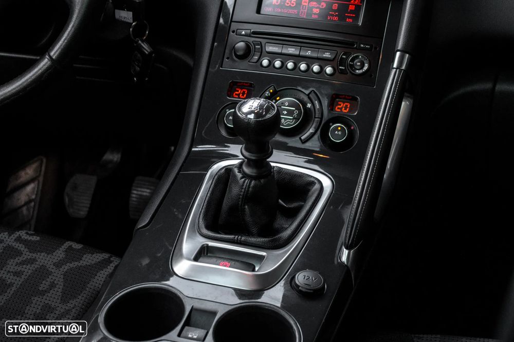 Peugeot 3008 1.6 HDi Executive - 34