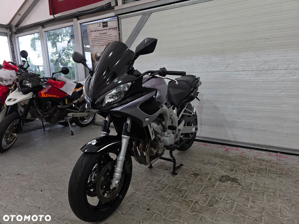 Yamaha FZ - 7