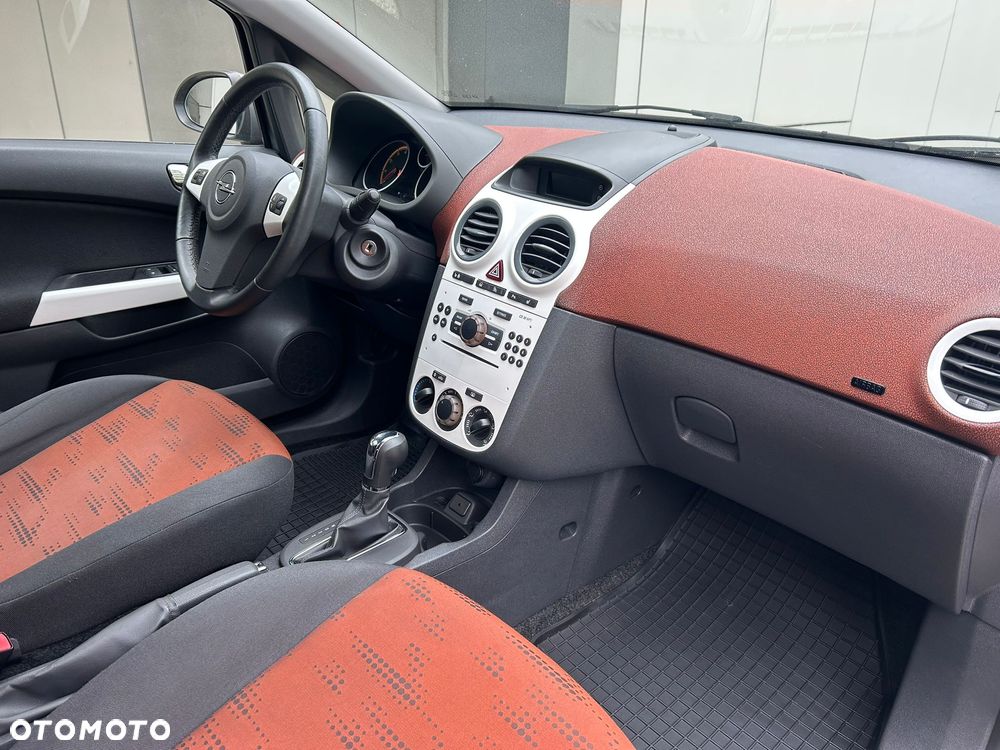 Opel Corsa 1.4 16V Cosmo - 18