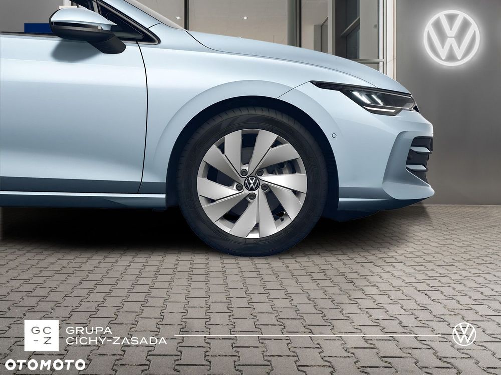 Volkswagen Golf - 8