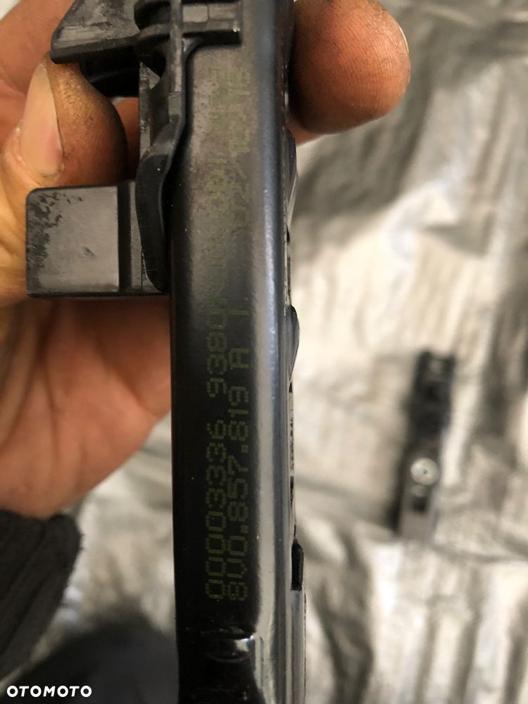 SKODA OCTAVIA III GOLF VII REGULACJA PASA 8V0857819A - 3