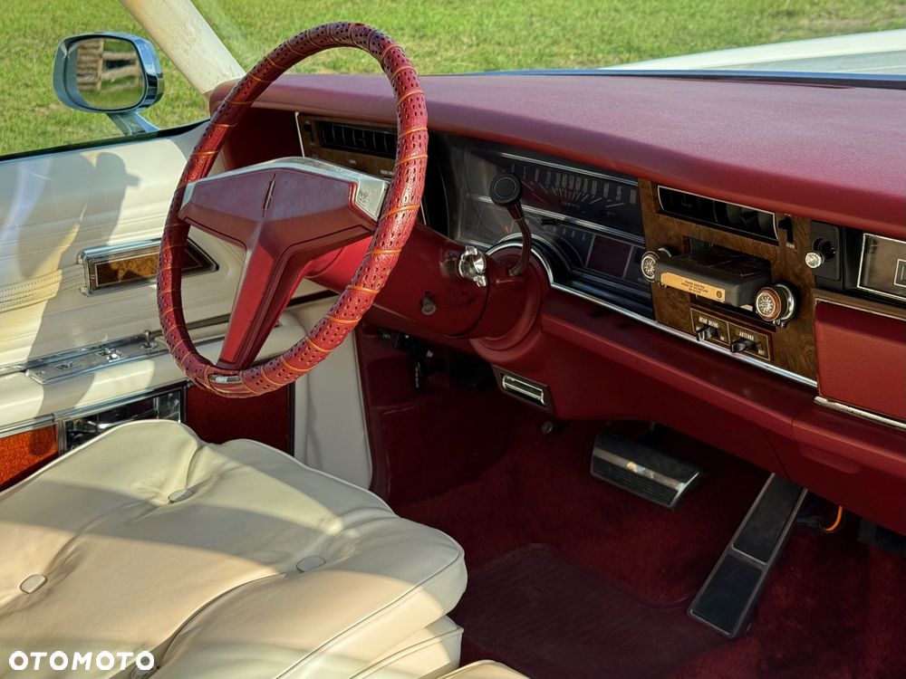 Oldsmobile Toronado - 7