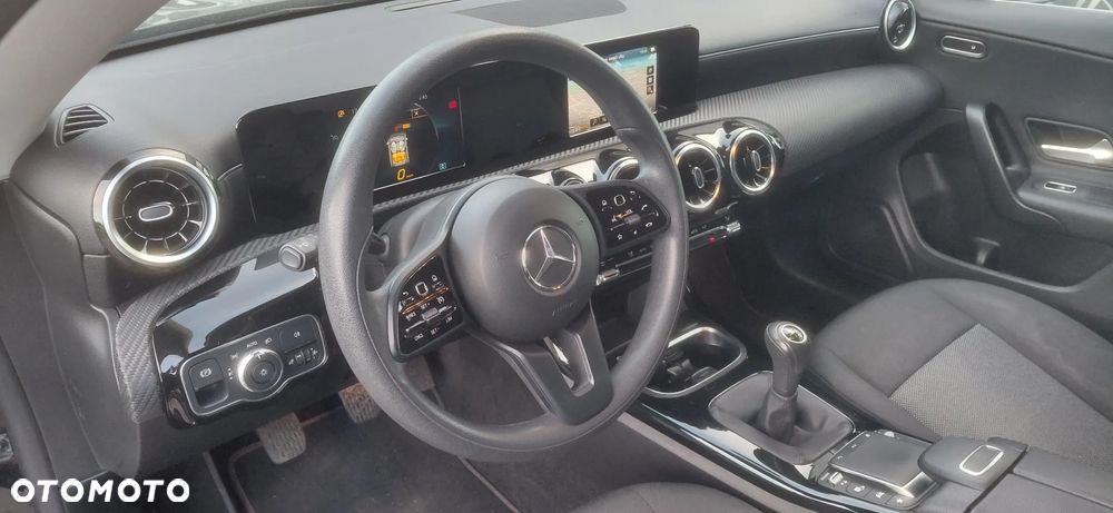 Mercedes-Benz CLA 180 Edition 2022 - 12