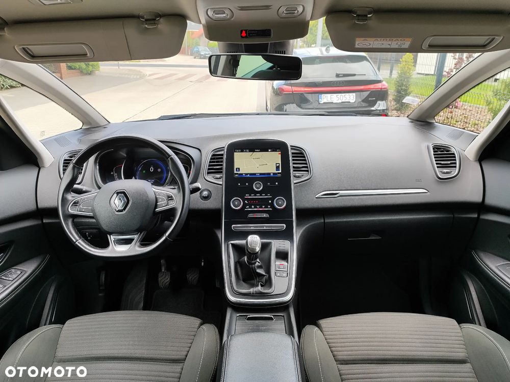 Renault Grand Scenic - 11