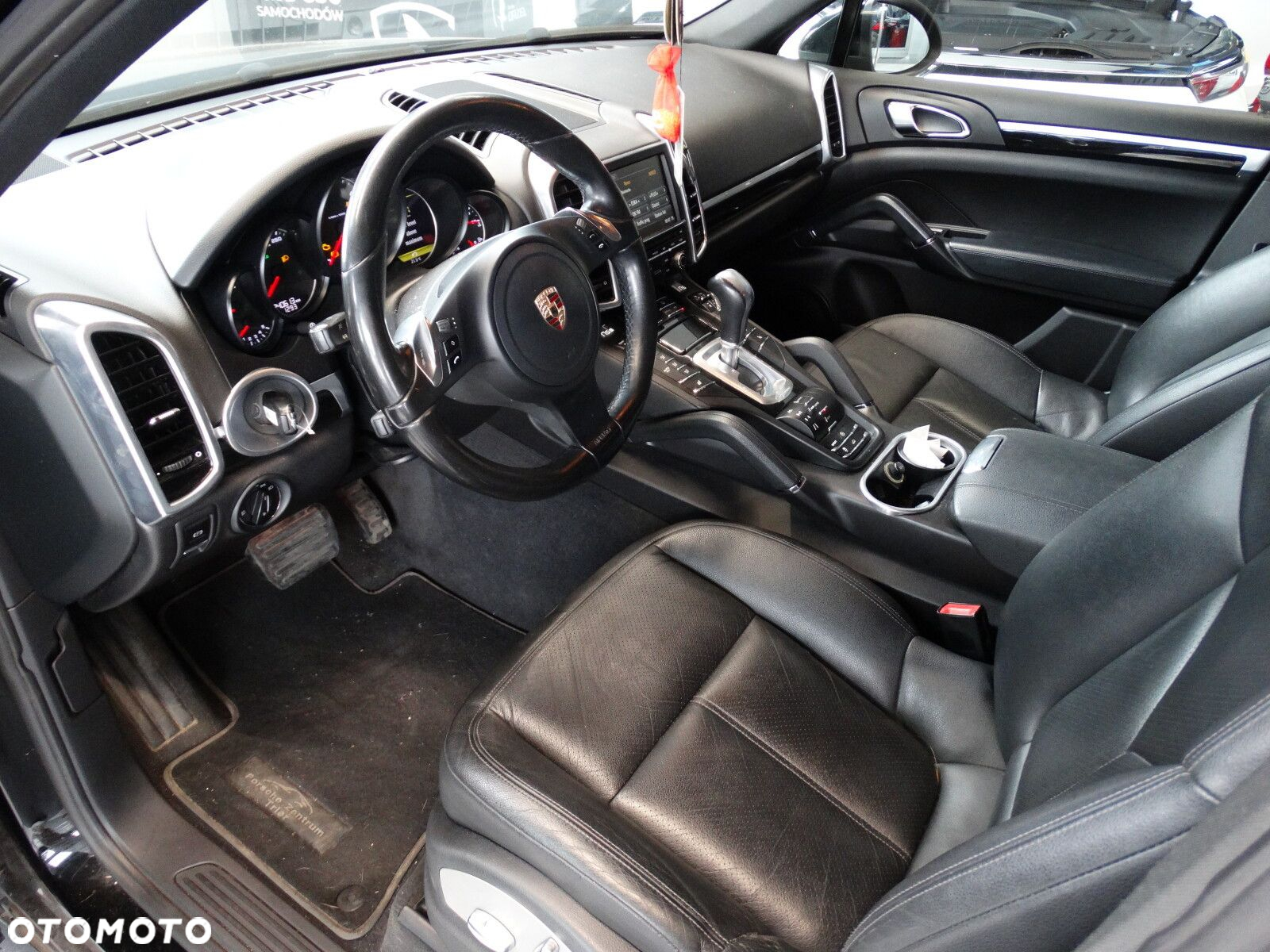 Porsche Cayenne - 14
