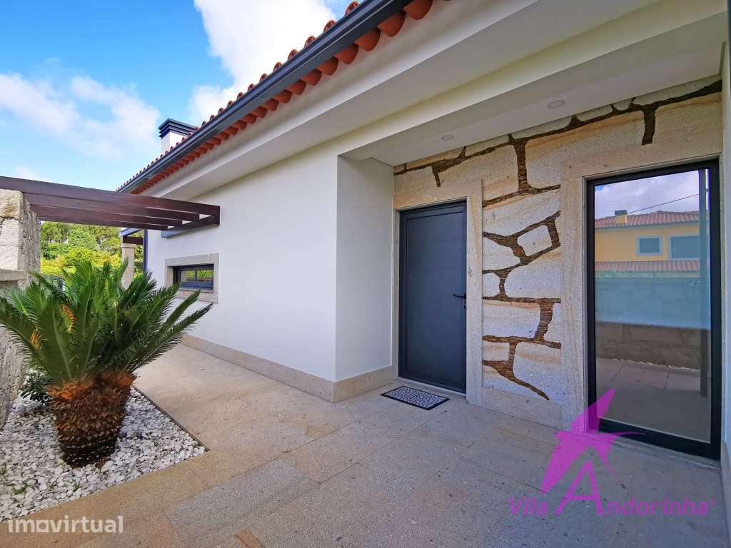 Moradia Térrea T3 com Jardim, Garagem e Vista para a Montanha Vila ... - Grande imagem: 2/34