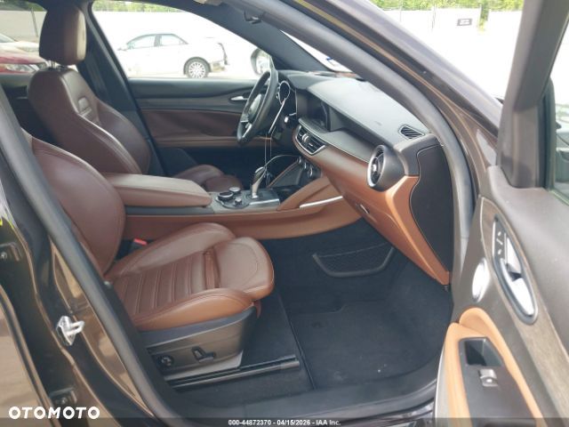 Alfa Romeo Stelvio 2.0 Turbo 16V AT8-Q4 Veloce Ti - 6