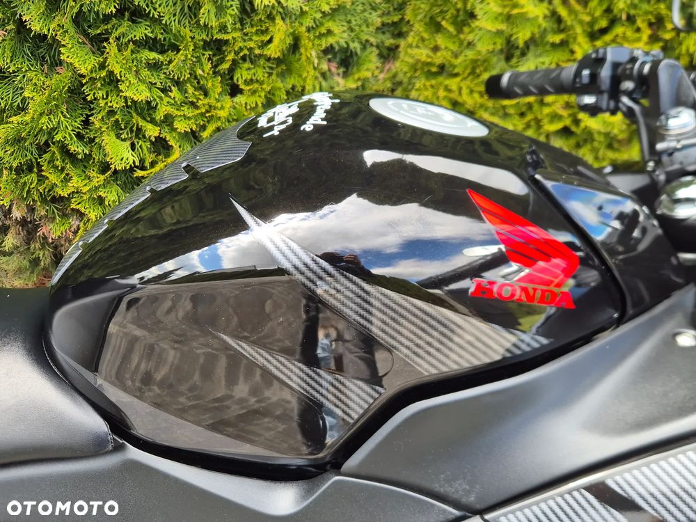 Honda CBR - 11