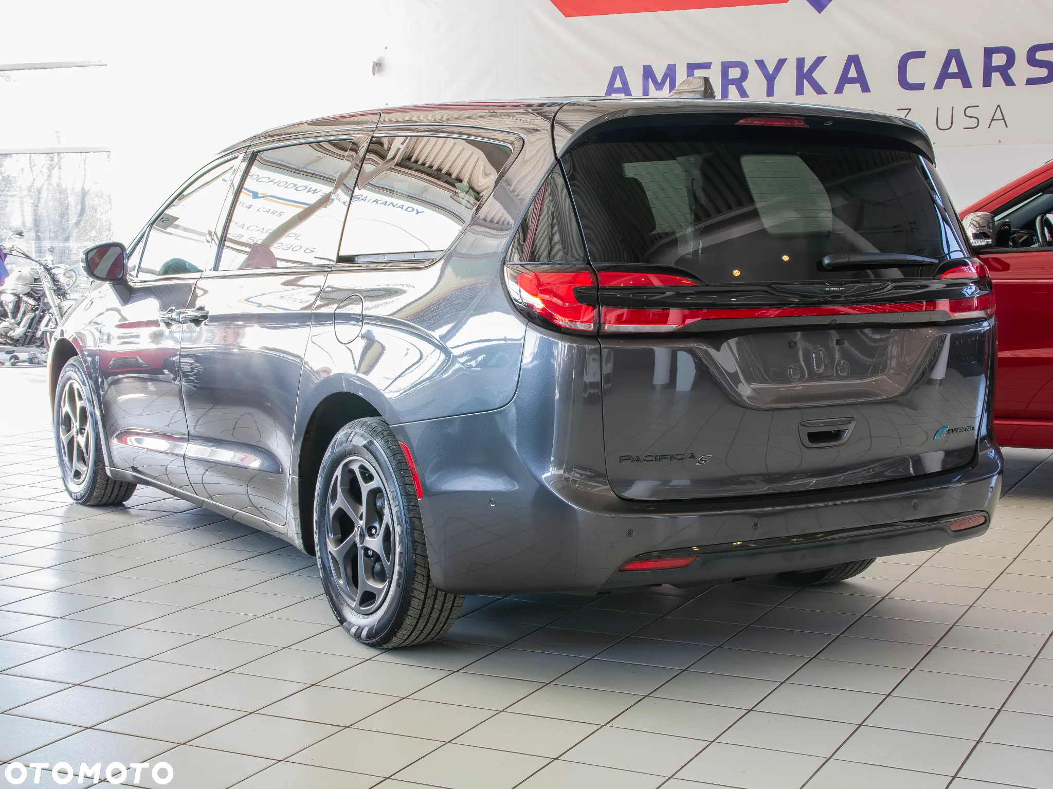 Chrysler Pacifica - 4