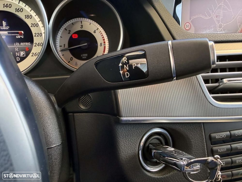 Mercedes-Benz E 300 Bluetec Hybrid Avantgarde - 31