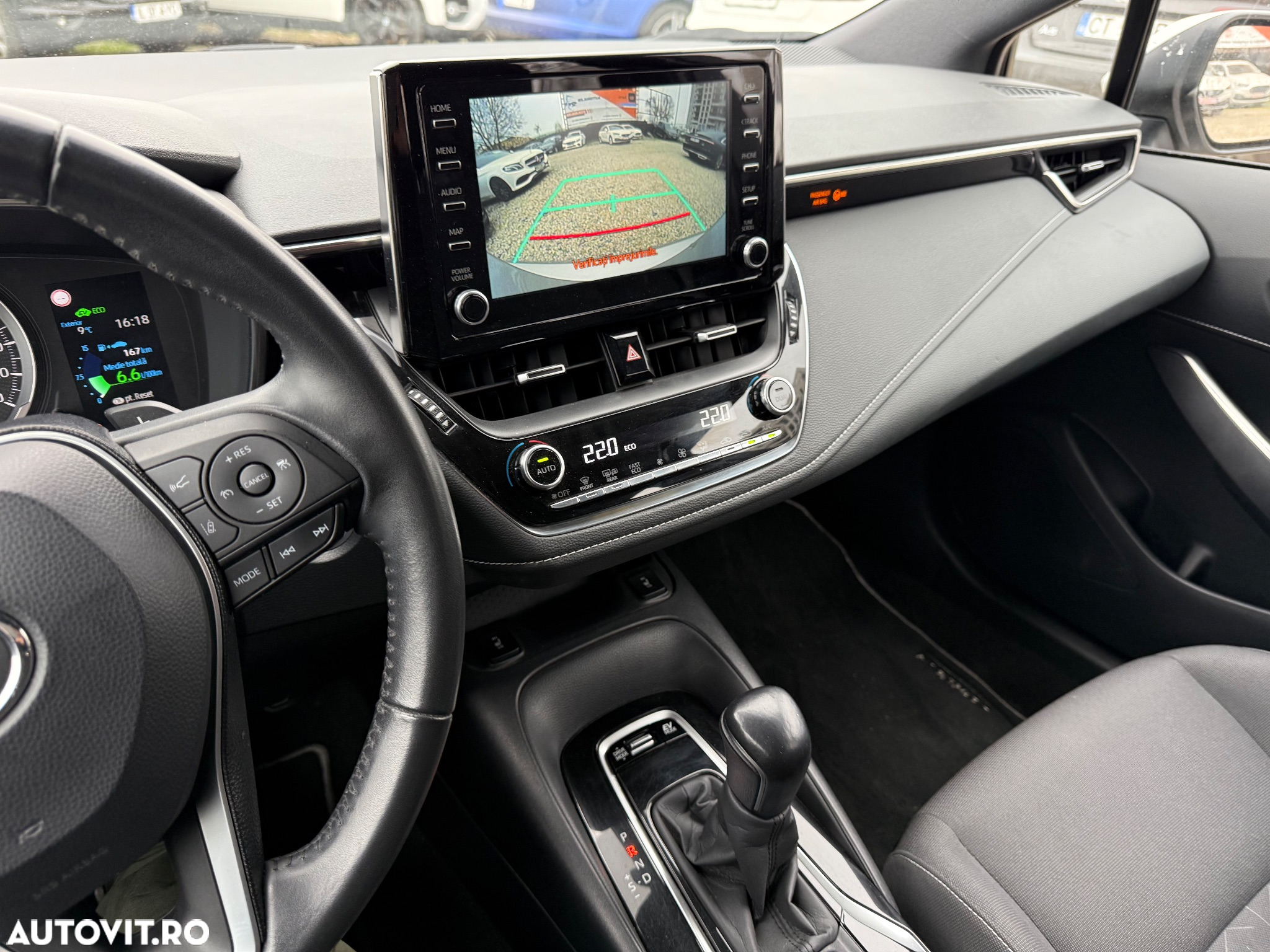 Toyota Corolla 2.0 Hybrid Lounge - 4