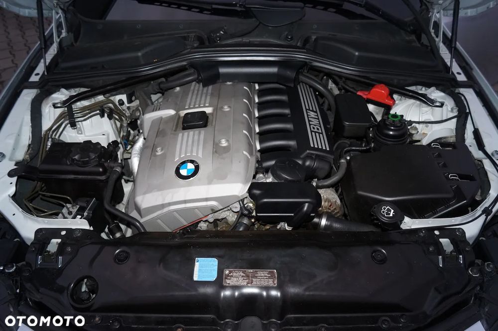 BMW Seria 5 525i - 35