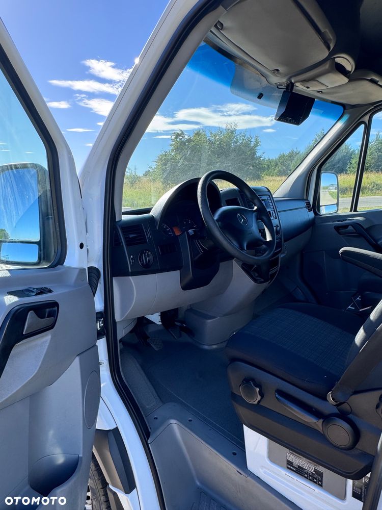 Mercedes-Benz Sprinter - 14