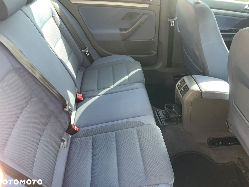 Volkswagen Golf 2.0 FSI Individual - 21