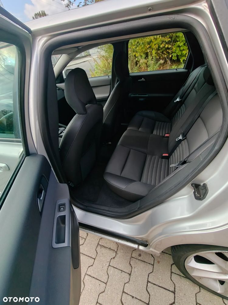 Volvo V50 - 12