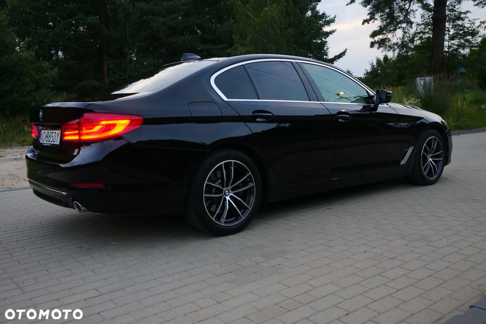 BMW Seria 5 520d Luxury Line - 4
