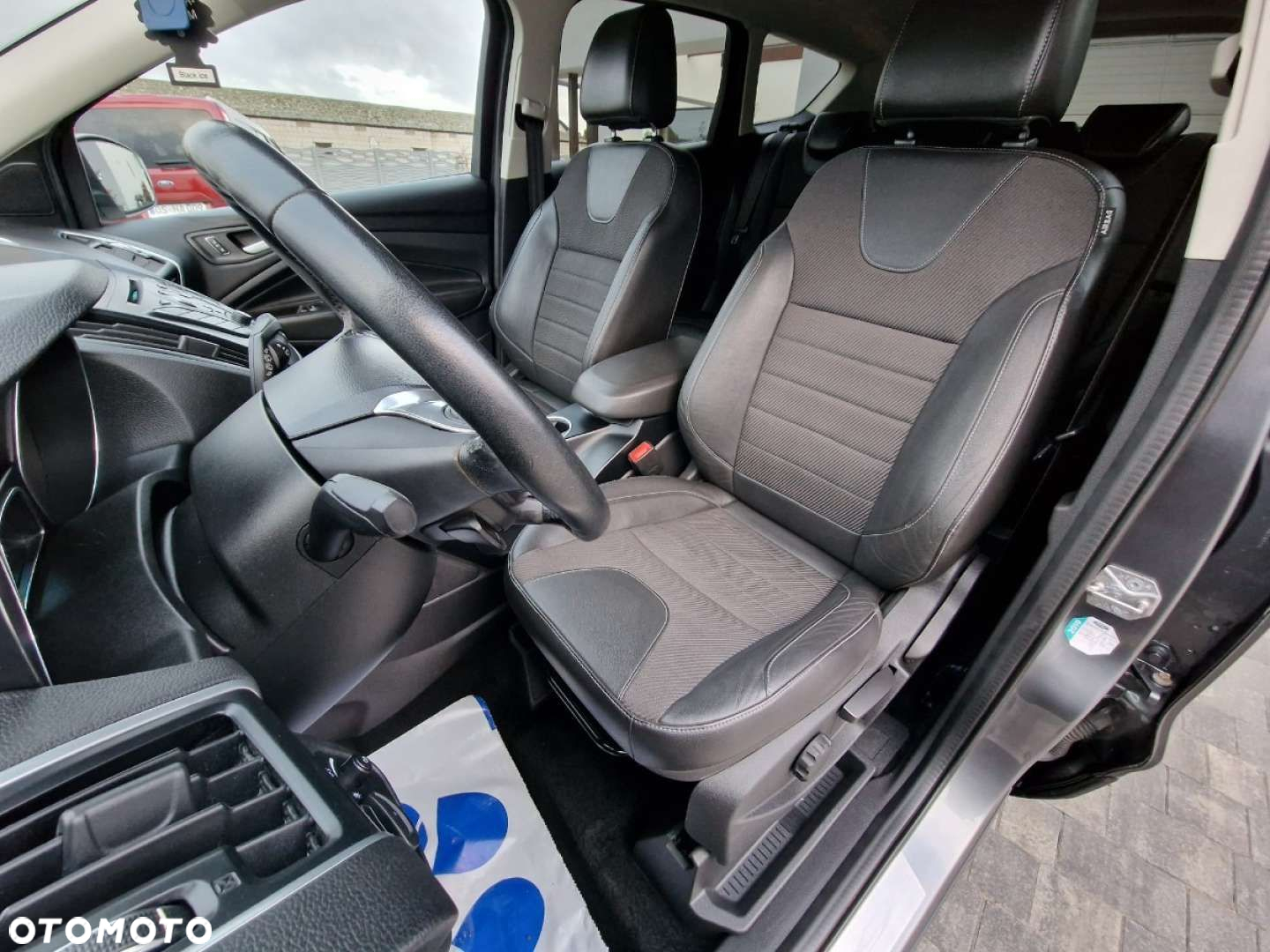 Ford Kuga - 24