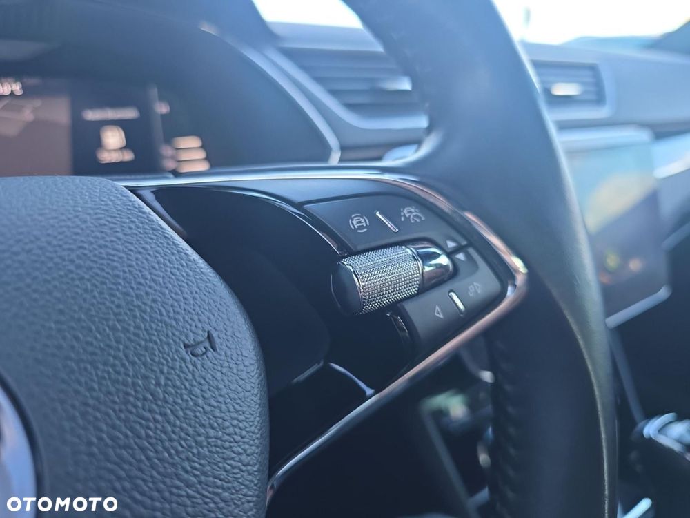 Skoda Superb 2.0 TDI SCR L&K DSG - 24