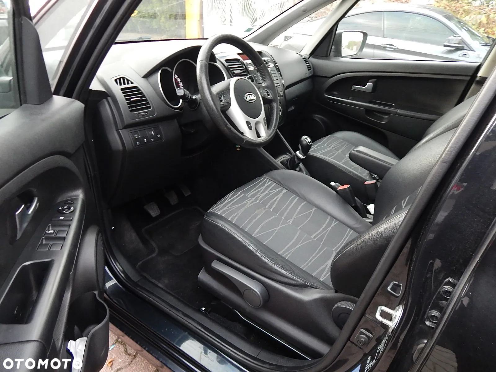 Kia Venga - 16