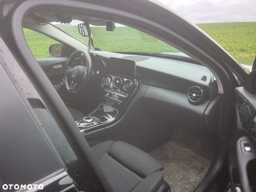 Mercedes-Benz Klasa C 220 d 9G-TRONIC - 25