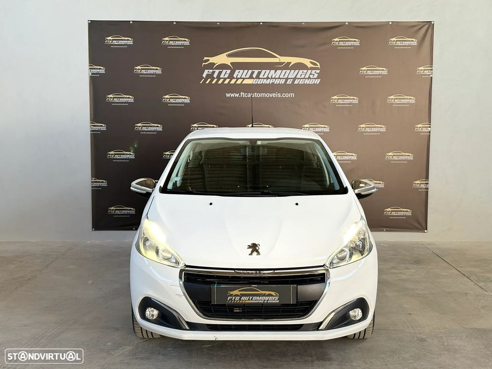 Peugeot 208 - 1