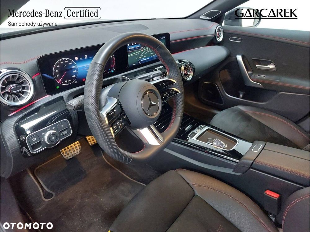 Mercedes-Benz CLA - 12