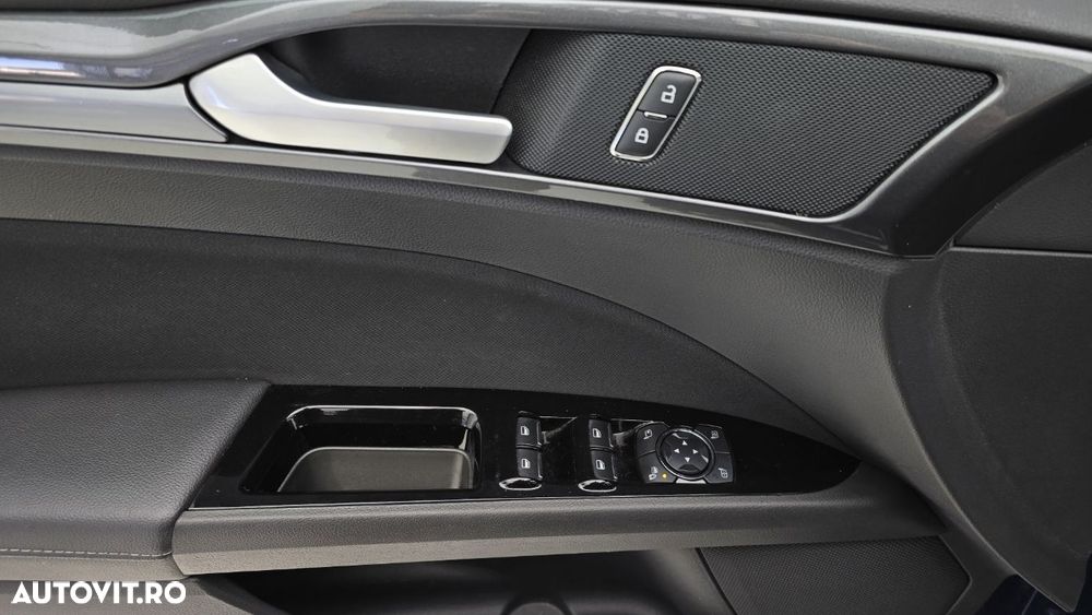 Ford Mondeo 2.0 HEV Titanium - 11