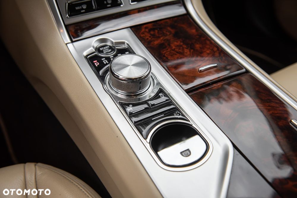 Jaguar XF - 26