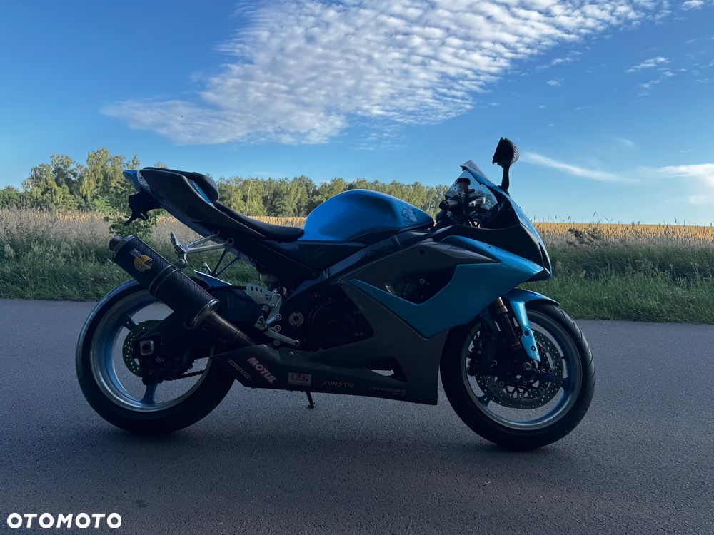 Suzuki GSX-R - 6