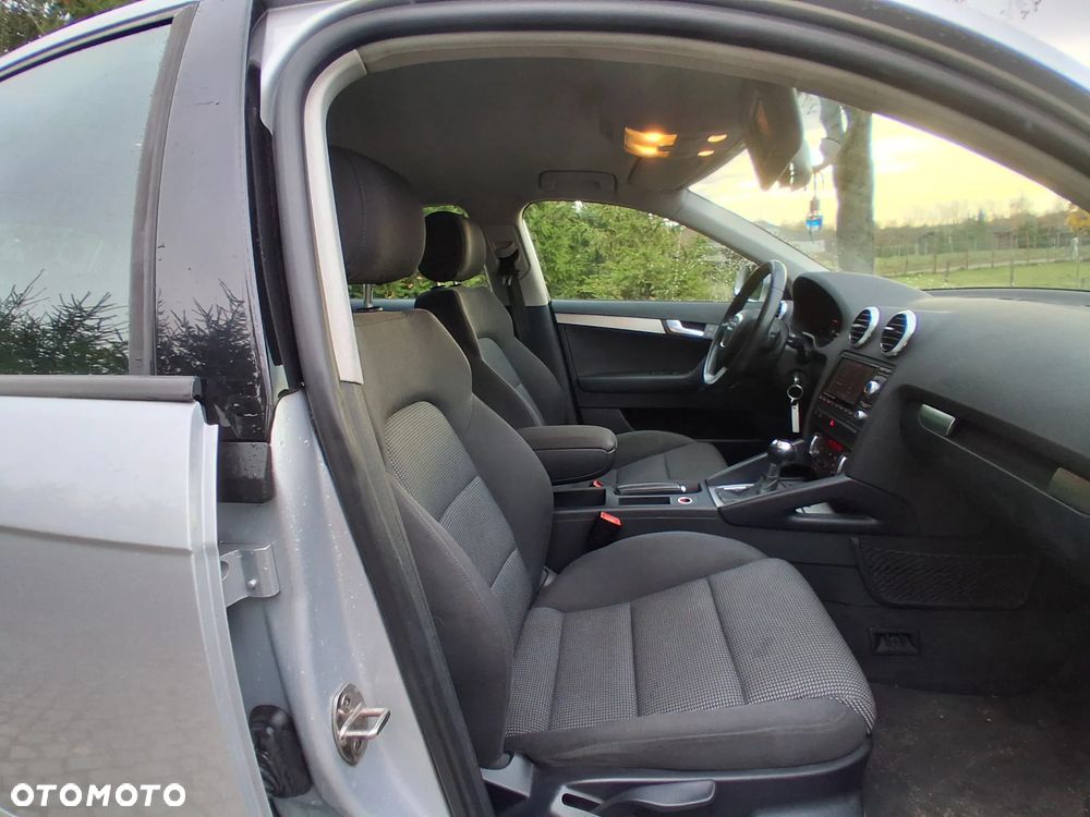 Audi A3 Sportback 2.0 TDI DPF (DSG) S tronic Ambiente - 12