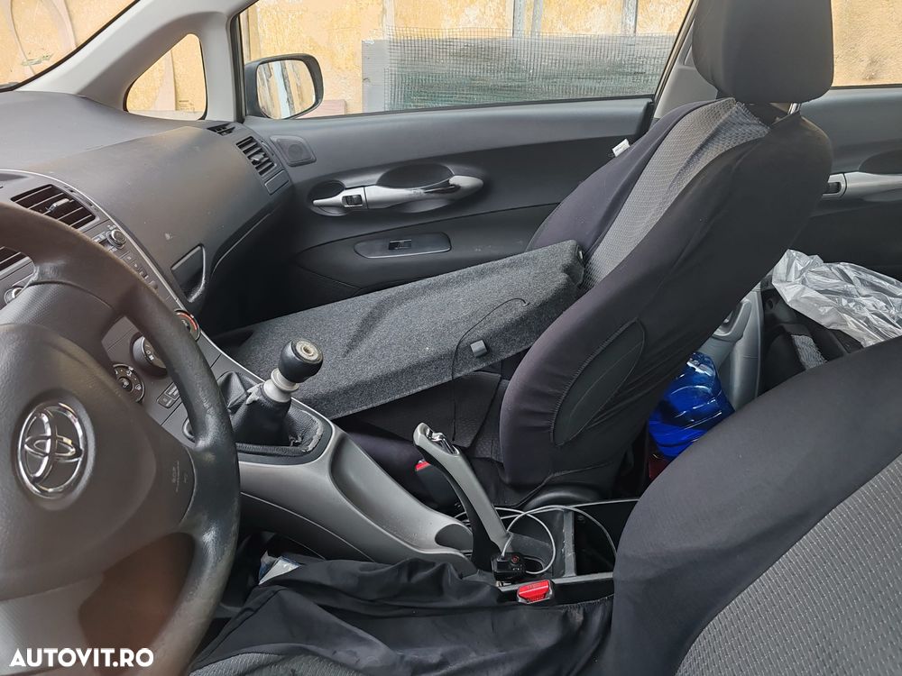 Toyota Auris 1.3 Dual VVT-i Terra - 6