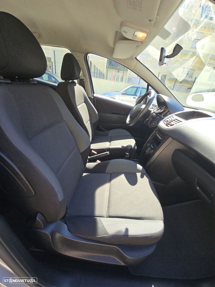 Peugeot 207 - 24