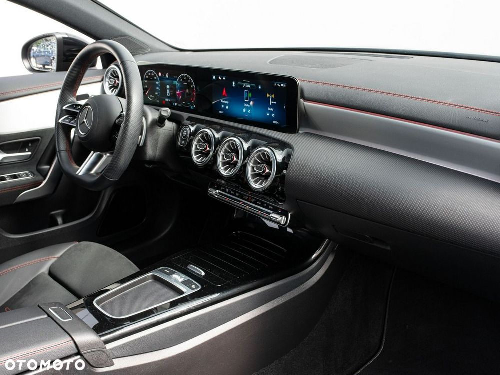 Mercedes-Benz CLA 200 mHEV AMG Line 7G-DCT - 29