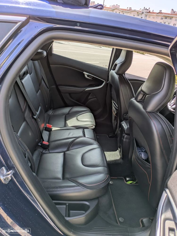 Volvo V40 2.0 D2 R-Design - 9