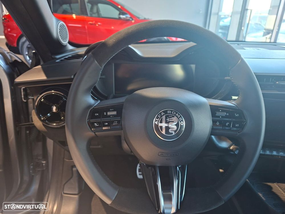 Alfa Romeo Junior Elletrica 50 kWh Veloce - 17