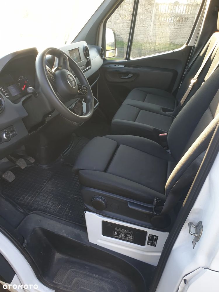 Mercedes-Benz Sprinter - 15